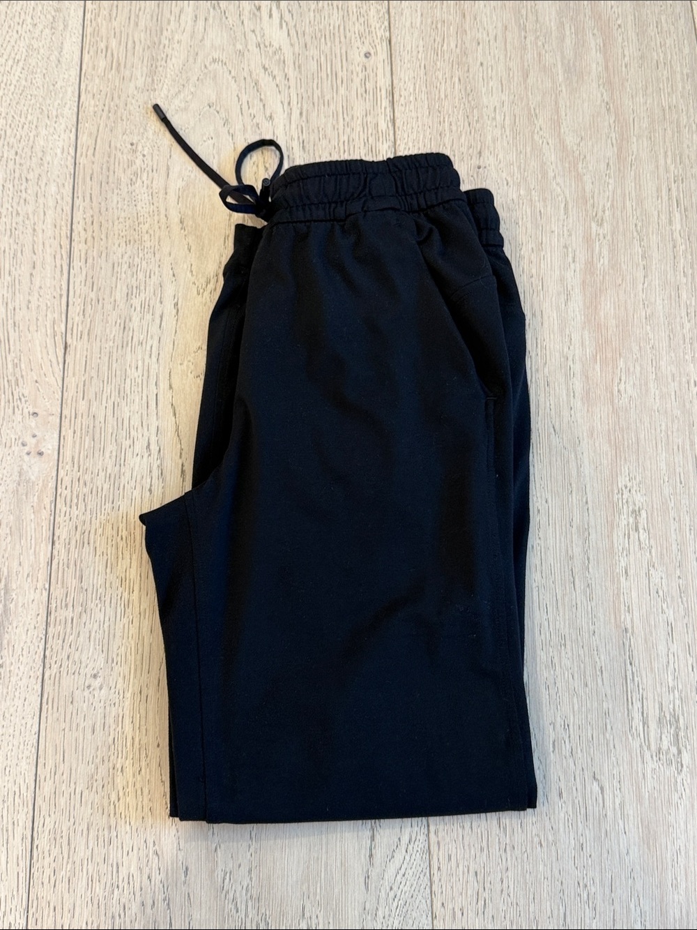 Lululemon Soft Jersey Classic-Fit Mid-Rise 3/4 Length Jogger in Black Size 2
